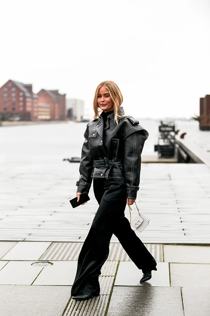Яркие уличные образы с Недели моды в Копенгагене спасут от зимней серости - фото 465895