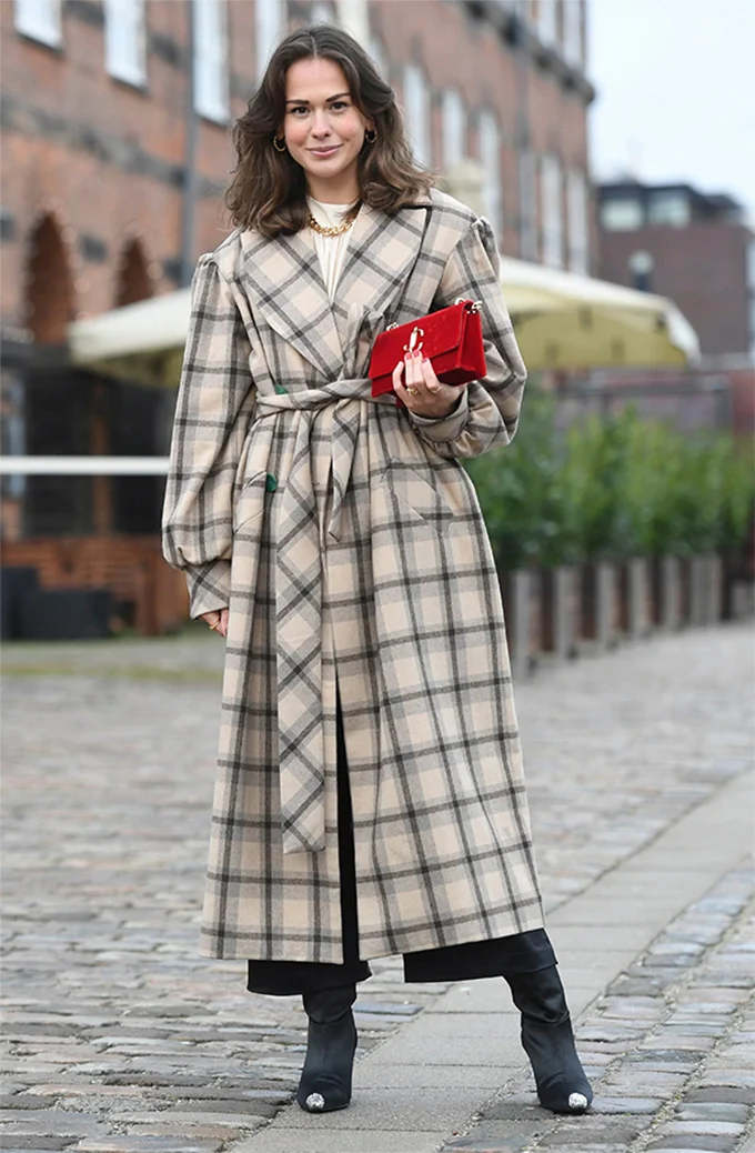 Яркие уличные образы с Недели моды в Копенгагене спасут от зимней серости - фото 465922