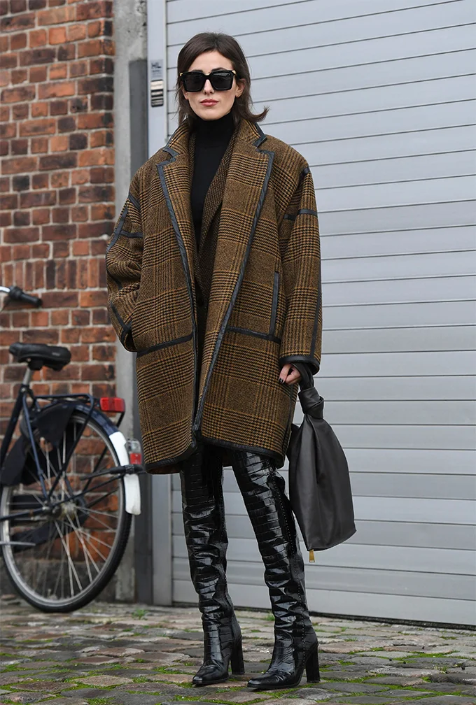 Яркие уличные образы с Недели моды в Копенгагене спасут от зимней серости - фото 465925