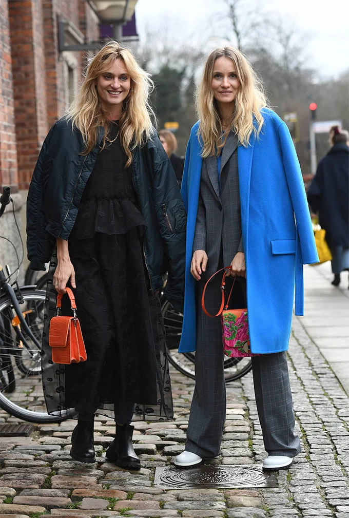 Яркие уличные образы с Недели моды в Копенгагене спасут от зимней серости - фото 465931