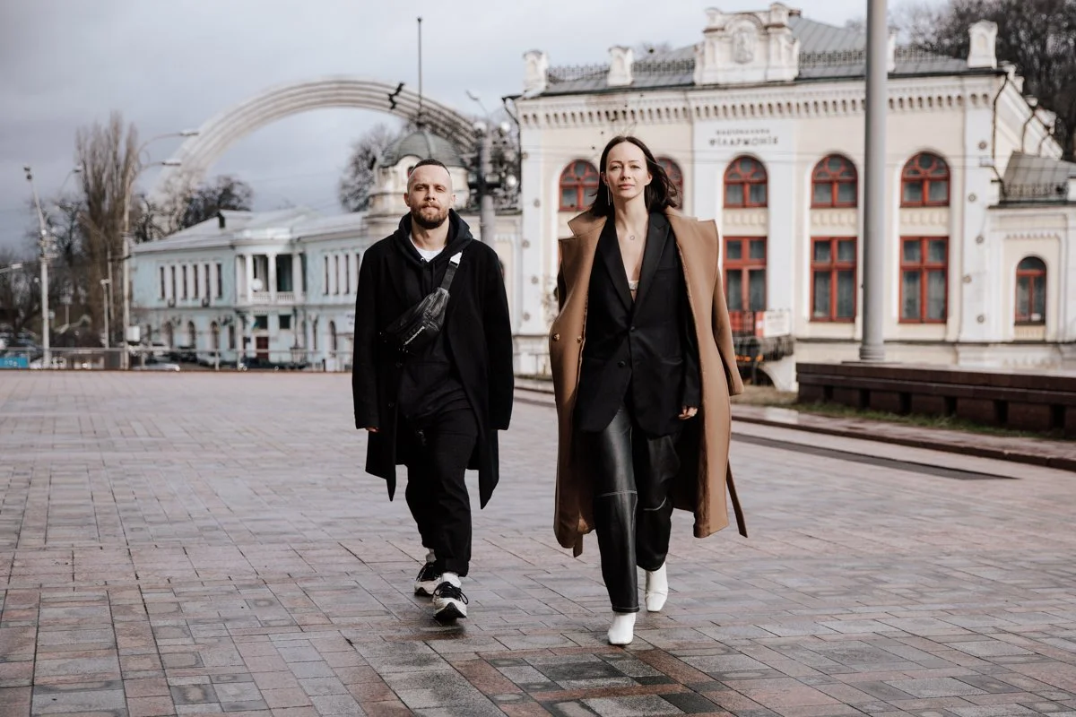 Киевские модники показали свою версию стильных луков во время Ukrainian Fashion Week - фото 466500