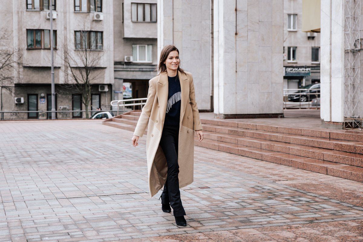 Киевские модники показали свою версию стильных луков во время Ukrainian Fashion Week - фото 466506