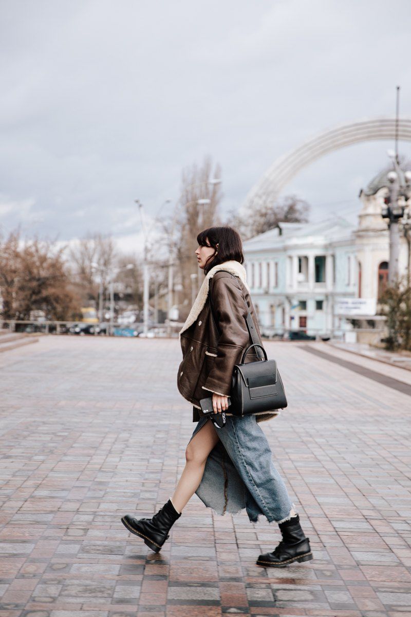 Киевские модники показали свою версию стильных луков во время Ukrainian Fashion Week - фото 466510