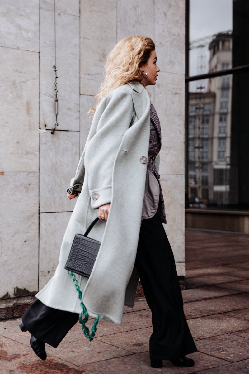 Киевские модники показали свою версию стильных луков во время Ukrainian Fashion Week - фото 466518