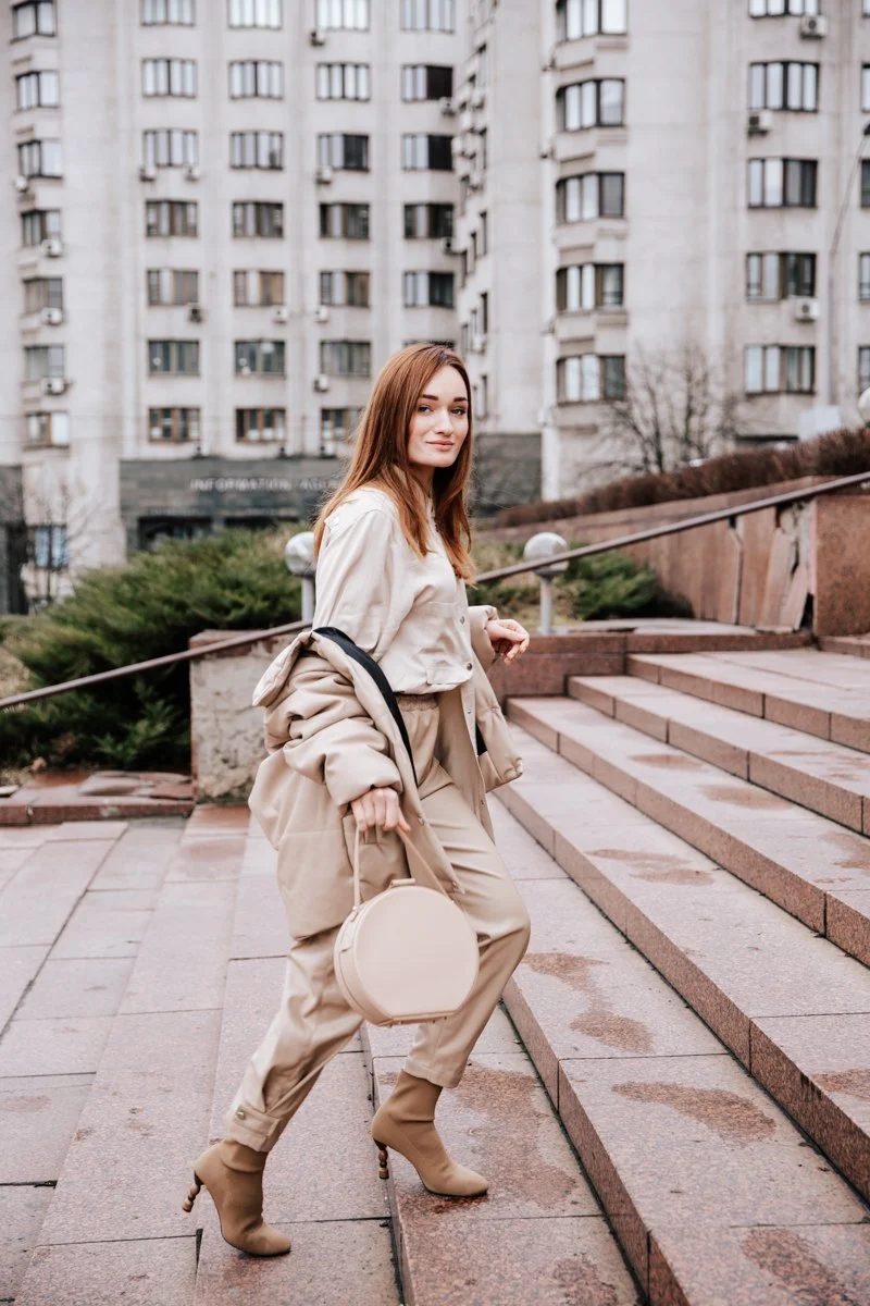Київські модники показали свою версію стильних луків під час Ukrainian Fashion Week - фото 466519