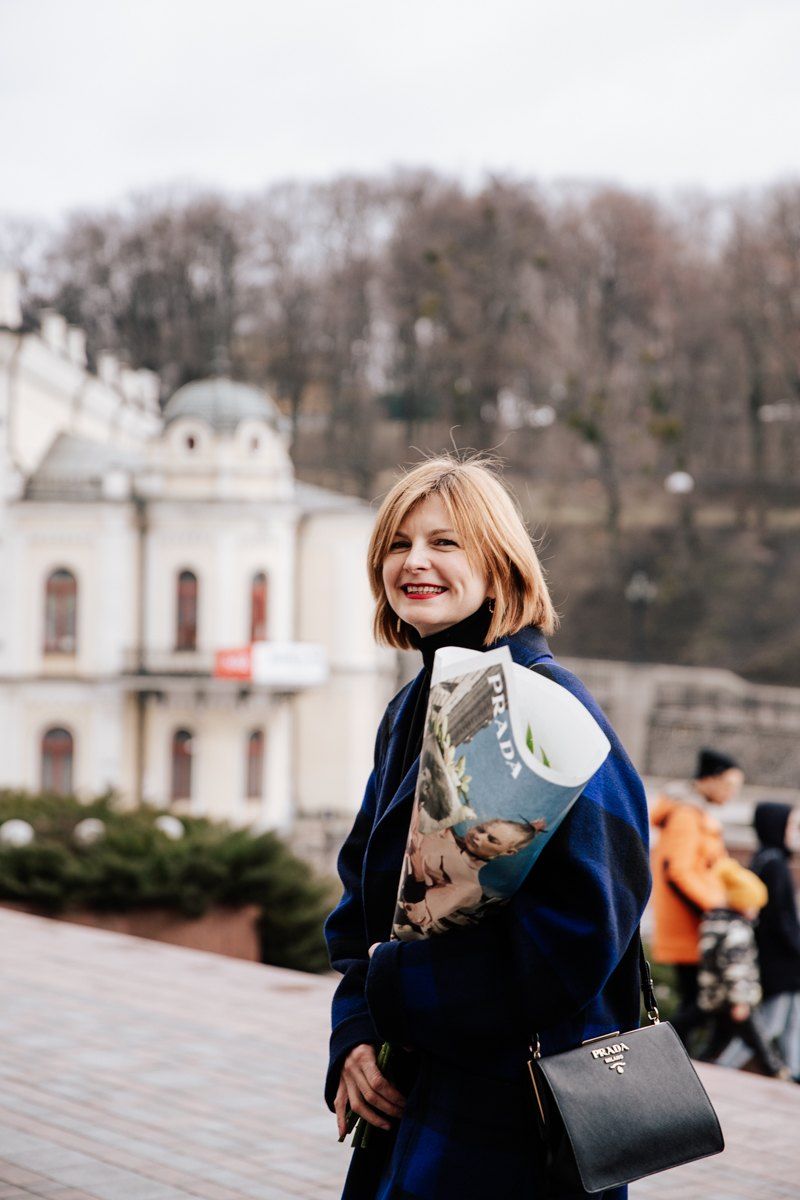 Киевские модники показали свою версию стильных луков во время Ukrainian Fashion Week - фото 466520