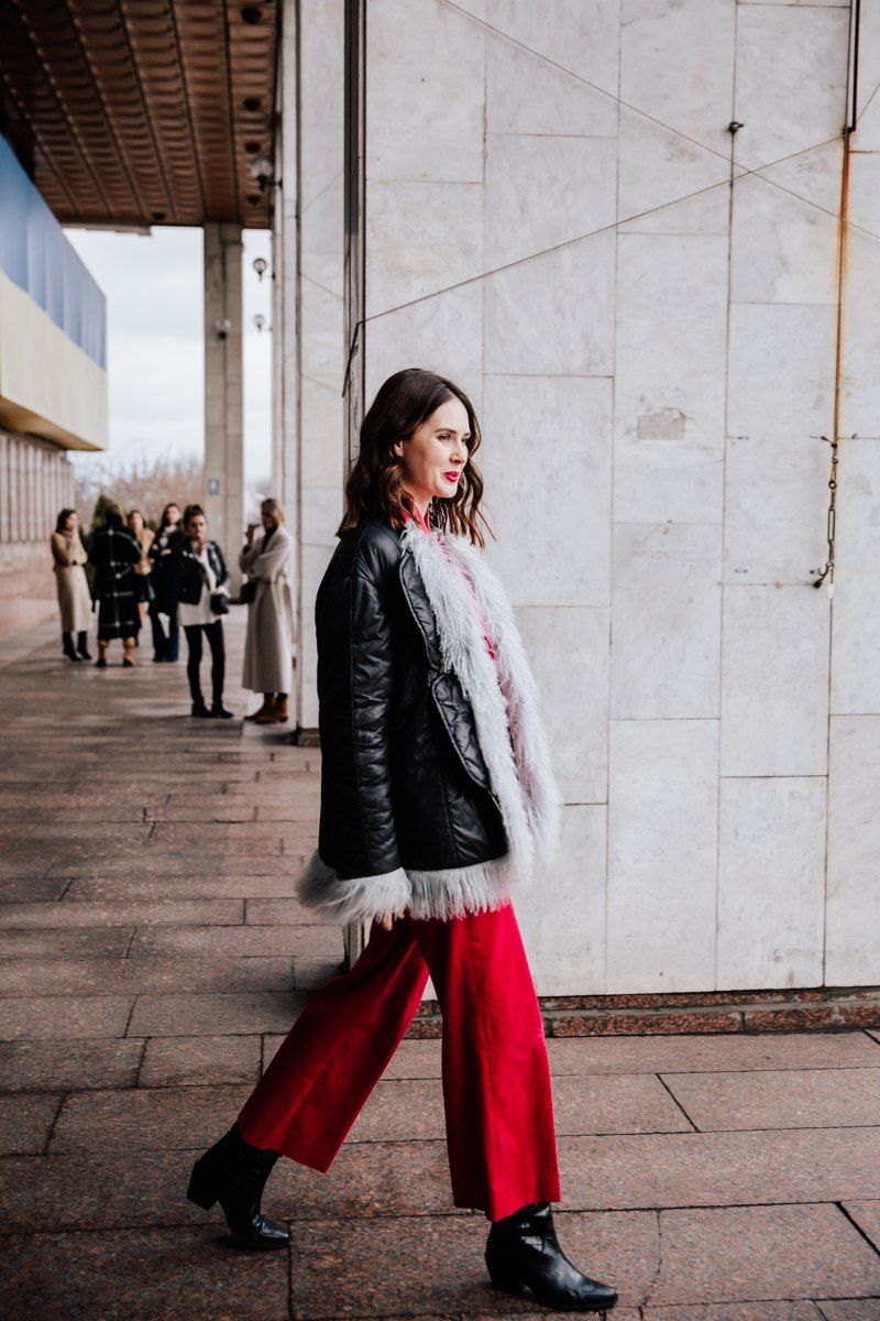 Киевские модники показали свою версию стильных луков во время Ukrainian Fashion Week - фото 466527