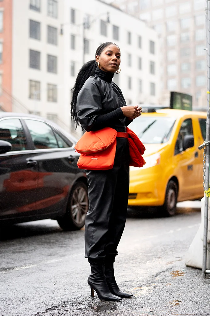 Стритстайл во время Недели моды в Нью-Йорке доказывает, что в моде больше нет ограничений - фото 467040