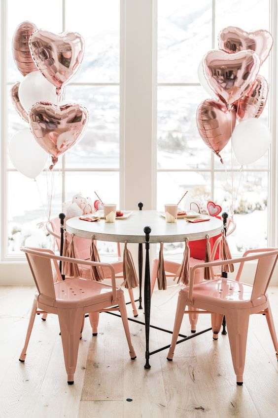 Как украсить стол на День Святого Валентина 2020 - фото 467362