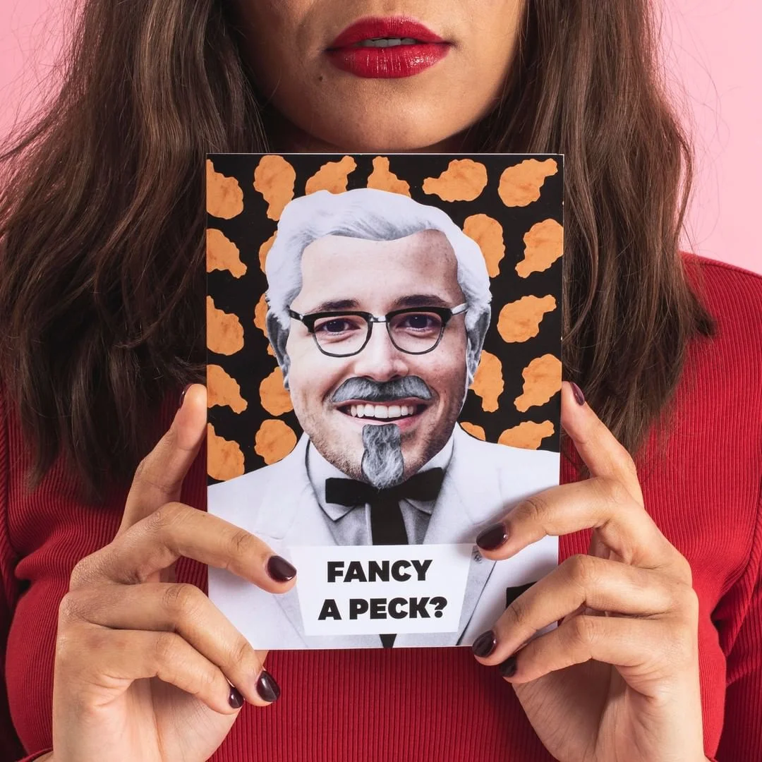 Компания KFC выпустила лимитированную серию открыток ко Дню Валентина – они с запахом еды - фото 467774
