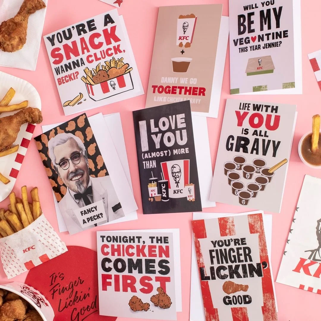 Компания KFC выпустила лимитированную серию открыток ко Дню Валентина – они с запахом еды - фото 467776