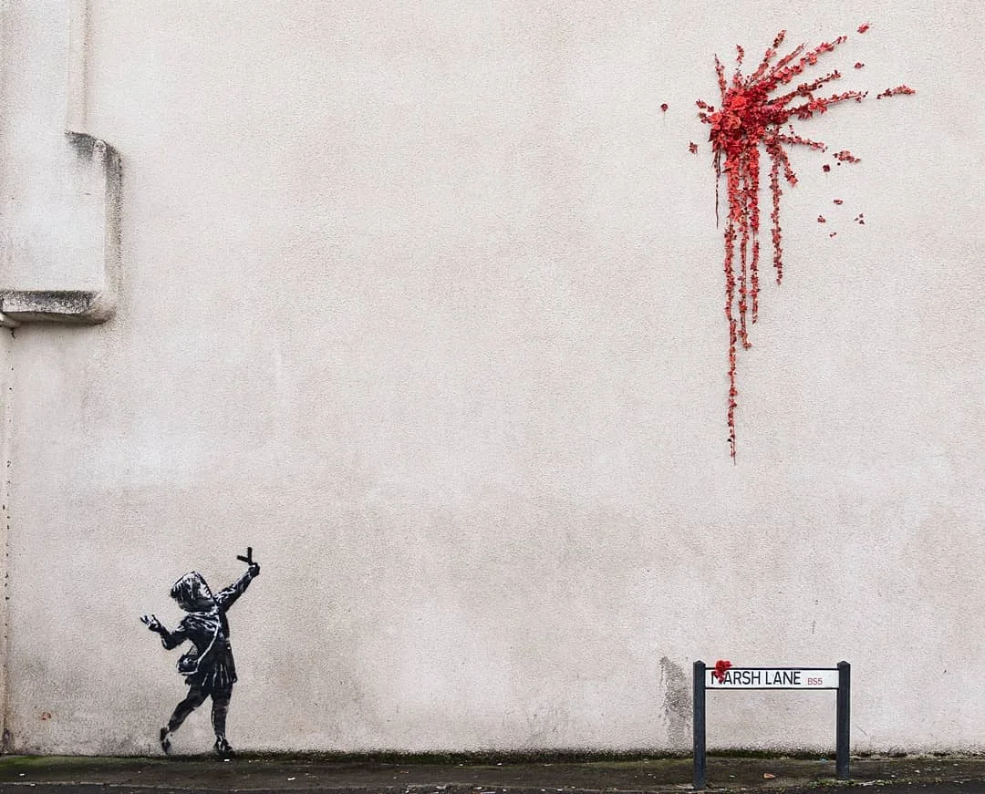 Таинственный художник Бэнкси показал новое граффити, посвященное Дню всех влюбленных - фото 467941