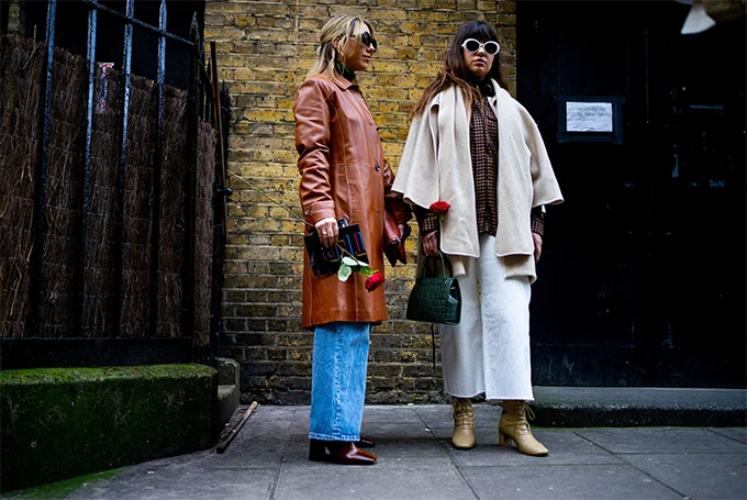 Лондон сломал стереотипы о своей серости взрывным уличным стилем на Неделе моды - фото 468253