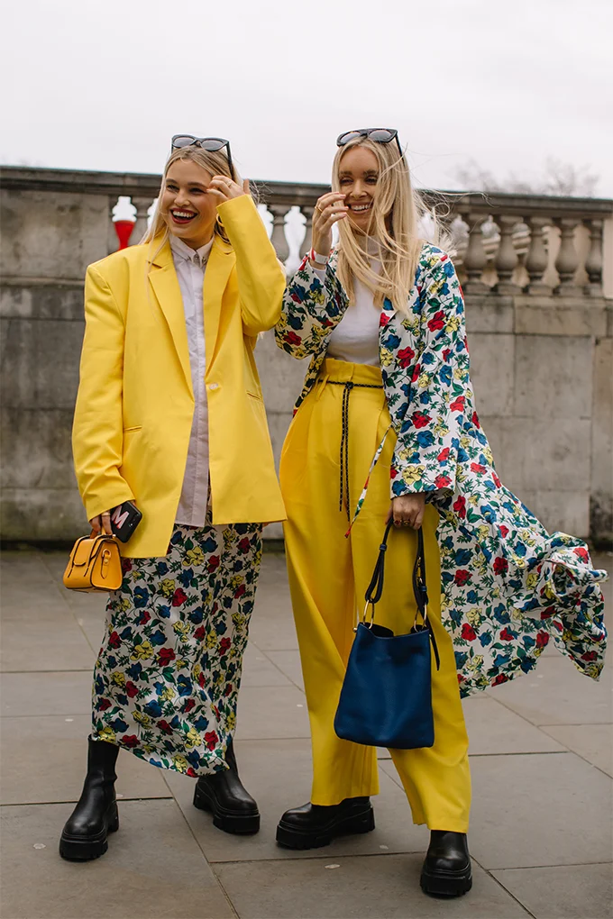 Лондон сломал стереотипы о своей серости взрывным уличным стилем на Неделе моды - фото 468272