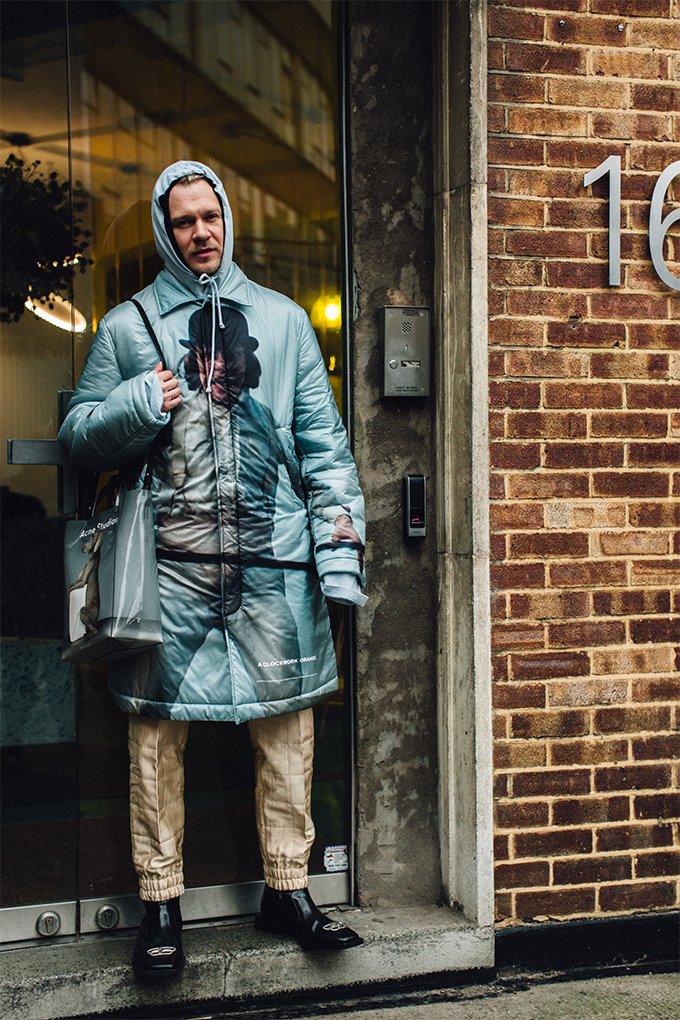 Лондон зламав стереотипи про свою сірість вибуховим вуличним стилем на Тижні моди - фото 468277