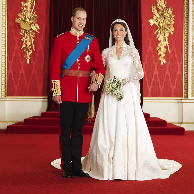 Принцеса Беатріс знову в прольоті, бо Єлизавета II змінила плани щодо весілля онуки - фото 468281