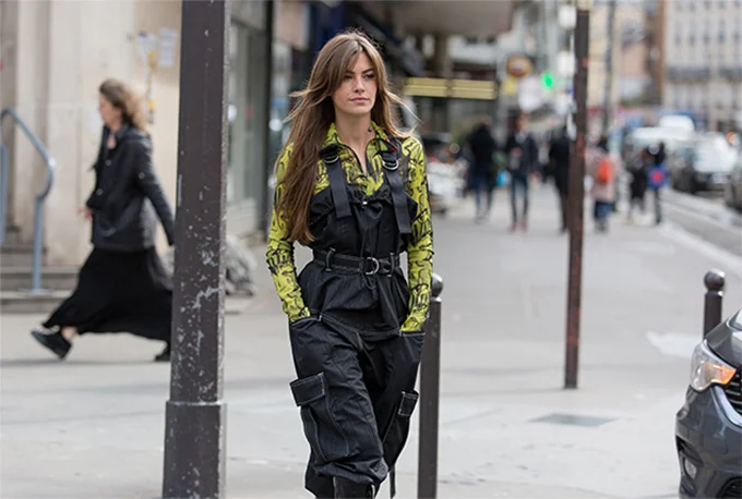 Неделя моды в Париже: изысканные и безупречные образы на улицах города - фото 469545
