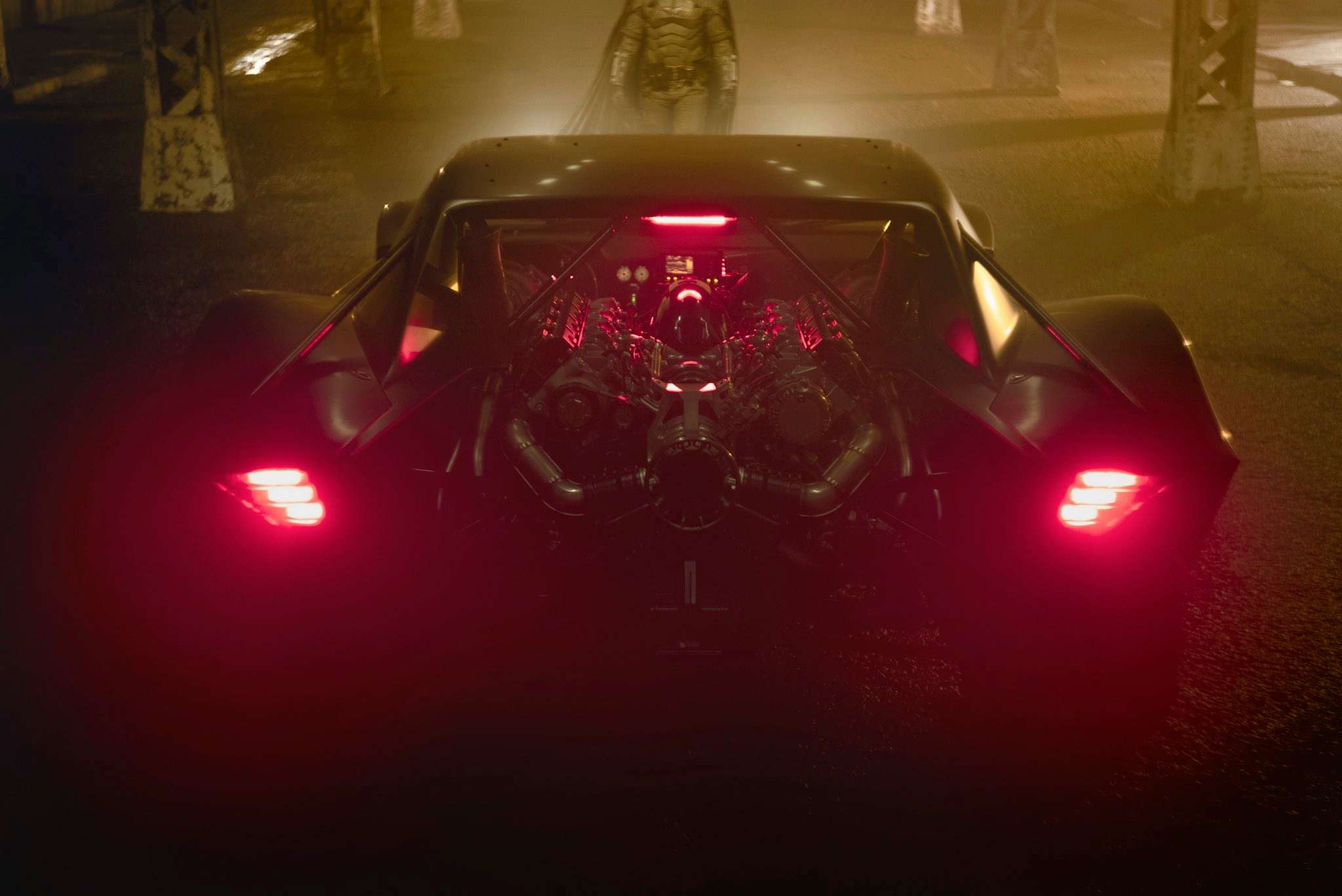 Вот как выглядит Бэтмобиль, на котором будет ездить Роберт Паттинсон - фото 470387