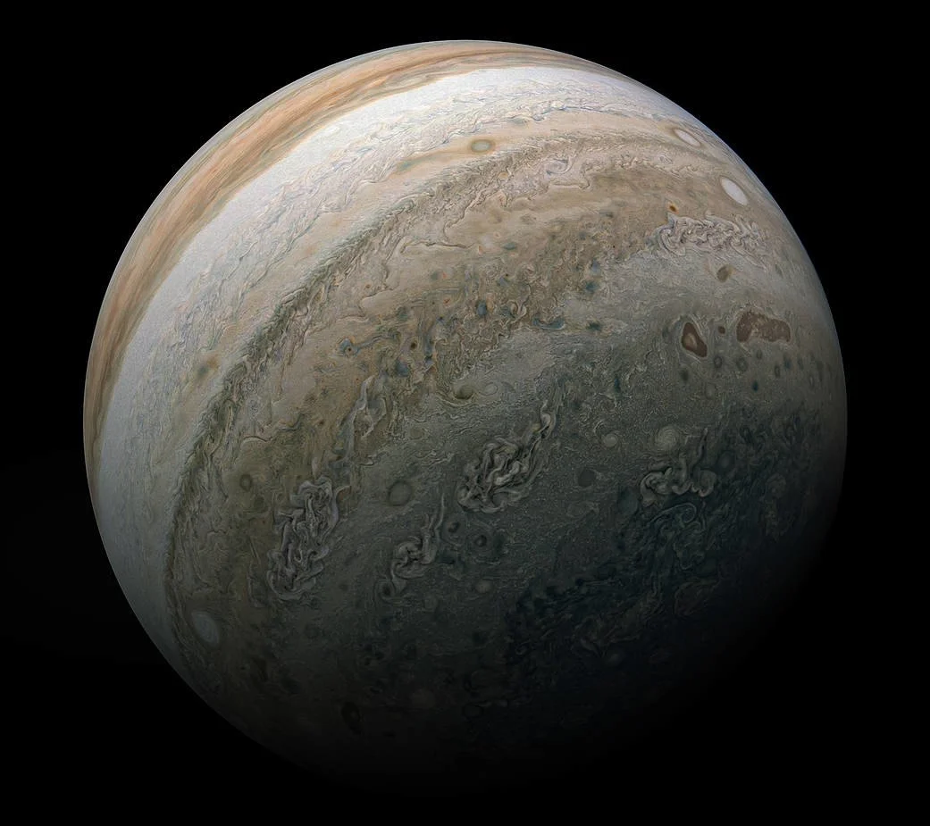 NASA опубликовало последнее детальное фото Юпитера, которое поражает - фото 471587