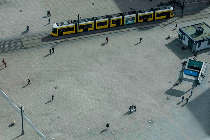 Сильні кадри: фотопроєкт про те, як виглядають опустілі вулиці мегаполісів - фото 472204