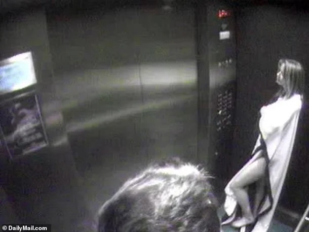Інтим у ліфті: в мережу «злили» секретні фото Ілона Маска та Ембер Герд - фото 472910
