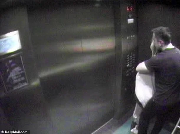 Інтим у ліфті: в мережу «злили» секретні фото Ілона Маска та Ембер Герд - фото 472911