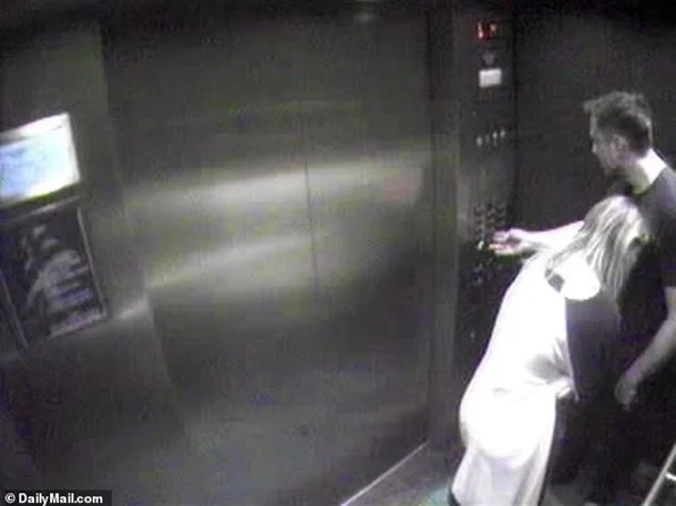 Інтим у ліфті: в мережу «злили» секретні фото Ілона Маска та Ембер Герд - фото 472912
