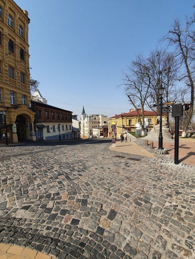 Это точно Киев? - Фото опустевших улиц столицы, от которых немного жутко - 473121 Это точно Киев? - Фото опустевших улиц столицы, от которых немного жутко - фото 473121