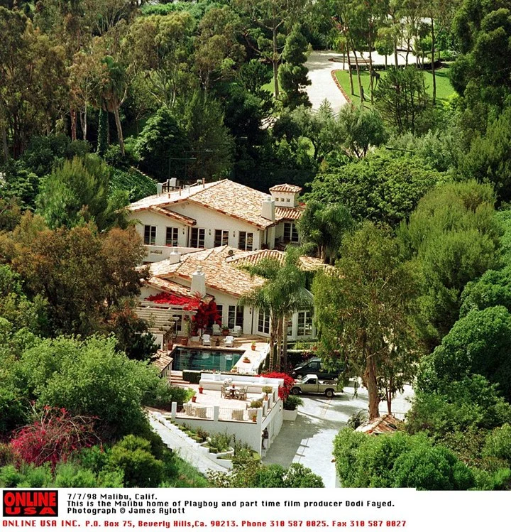 Меган Маркл и принц Гарри купят дом в Малибу, чтобы осуществить мечту принцессы Дианы - фото 473728
