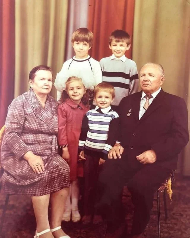 Тіна Кароль з бабусею й дідусем - фото 473942