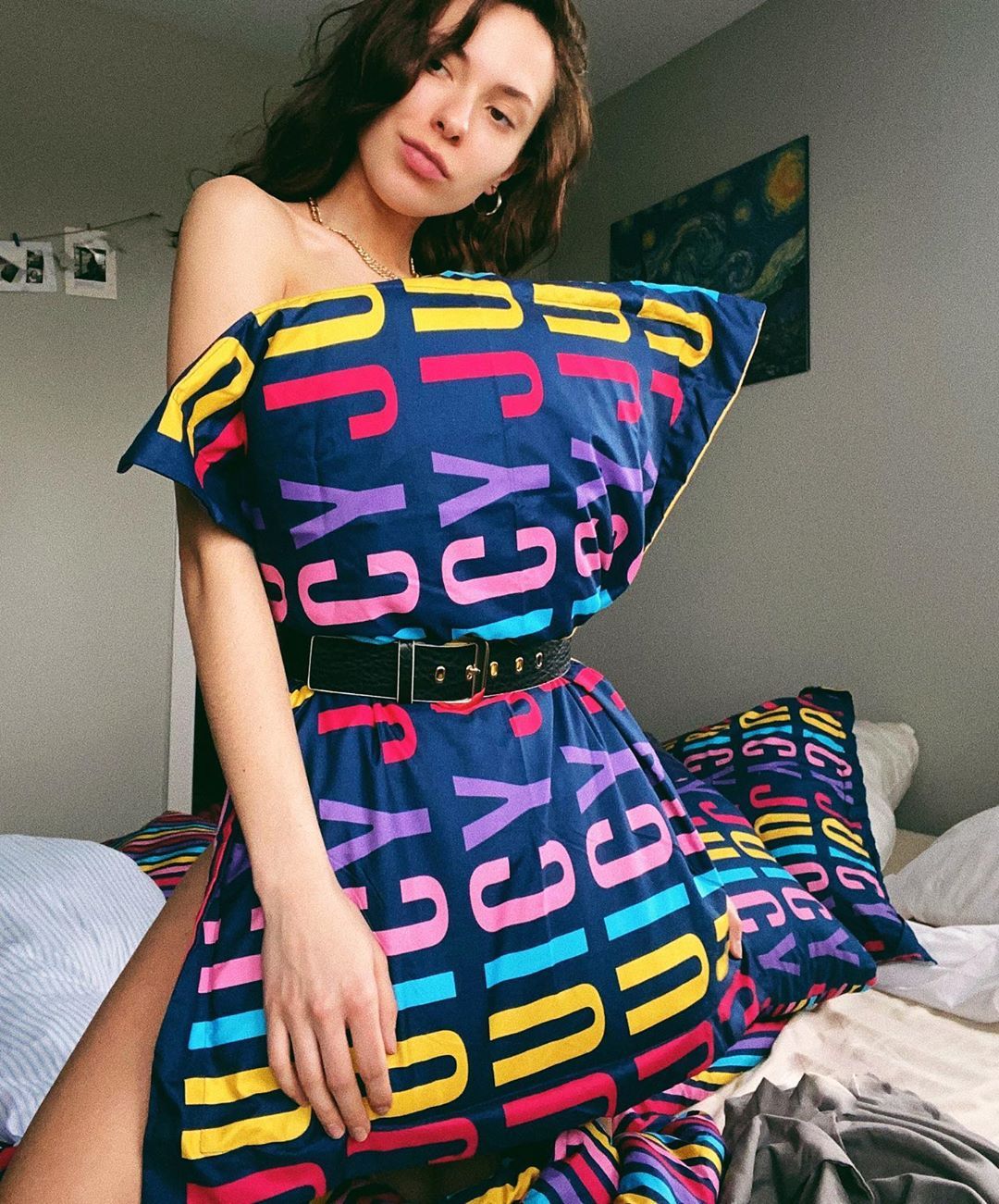 Девушки массово раздеваются в Instagram, и это не шутка, а новый забавный флешмоб - 474492 Девушки массово раздеваются в Instagram, и это не шутка, а новый забавный флешмоб - фото 474492
