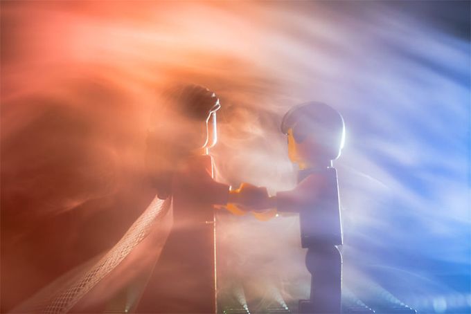 Найдивніша love story: від нудьги чоловік влаштував фігуркам Lego весільну фотосесію - 474754 Найдивніша love story: від нудьги чоловік влаштував фігуркам Lego весільну фотосесію - фото 474754