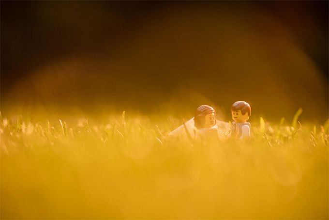 Найдивніша love story: від нудьги чоловік влаштував фігуркам Lego весільну фотосесію - 474760 Найдивніша love story: від нудьги чоловік влаштував фігуркам Lego весільну фотосесію - фото 474760