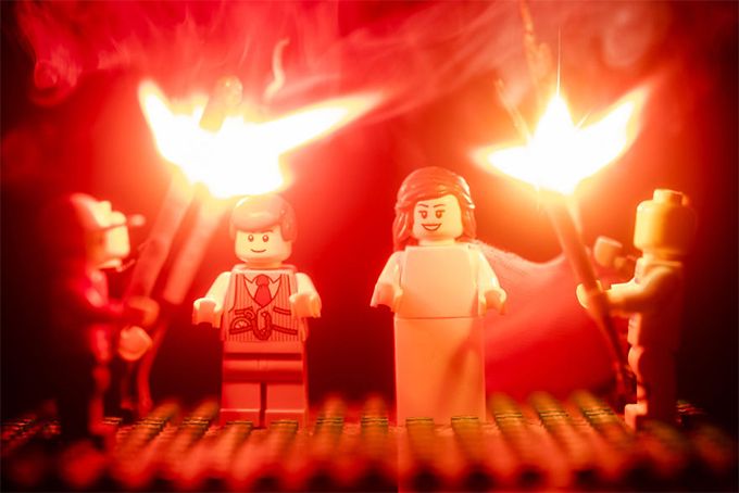 Найдивніша love story: від нудьги чоловік влаштував фігуркам Lego весільну фотосесію - 474770 Найдивніша love story: від нудьги чоловік влаштував фігуркам Lego весільну фотосесію - фото 474770