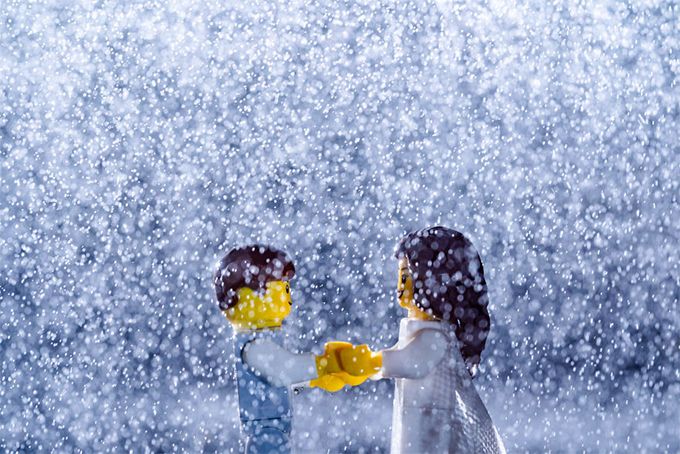 Найдивніша love story: від нудьги чоловік влаштував фігуркам Lego весільну фотосесію - 474771 Найдивніша love story: від нудьги чоловік влаштував фігуркам Lego весільну фотосесію - фото 474771