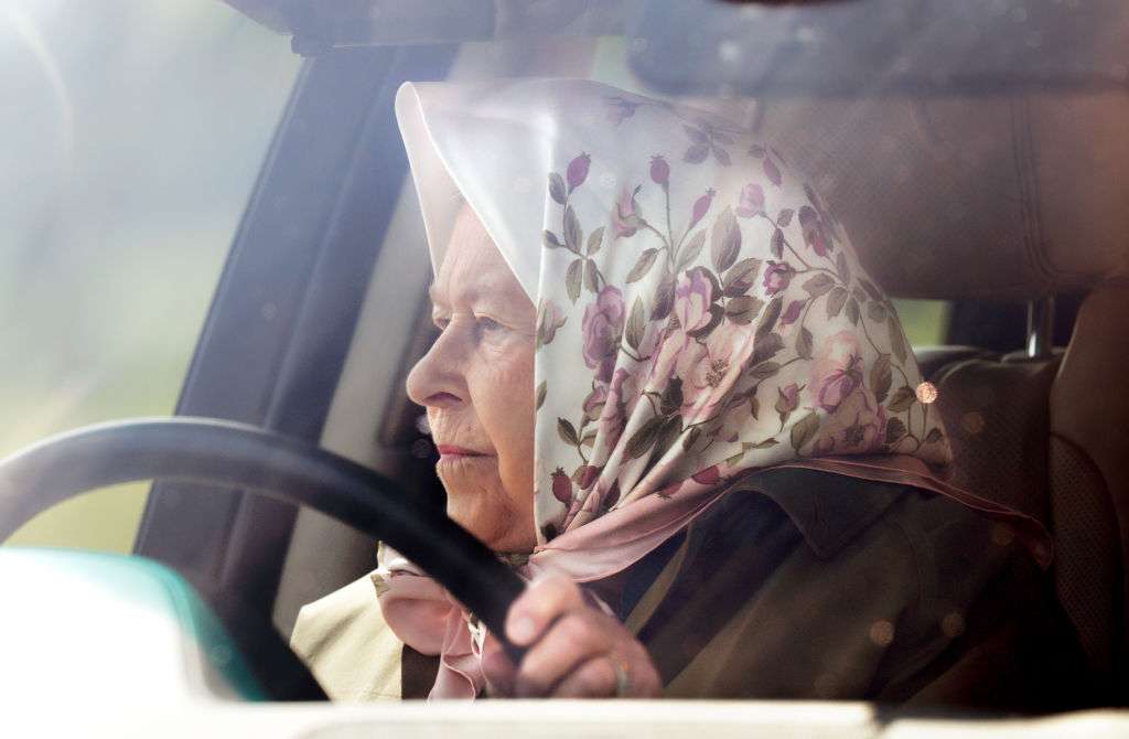 Редкие фото королевы Елизаветы II, доказывающие, что она была бомбической женщиной - фото 475896