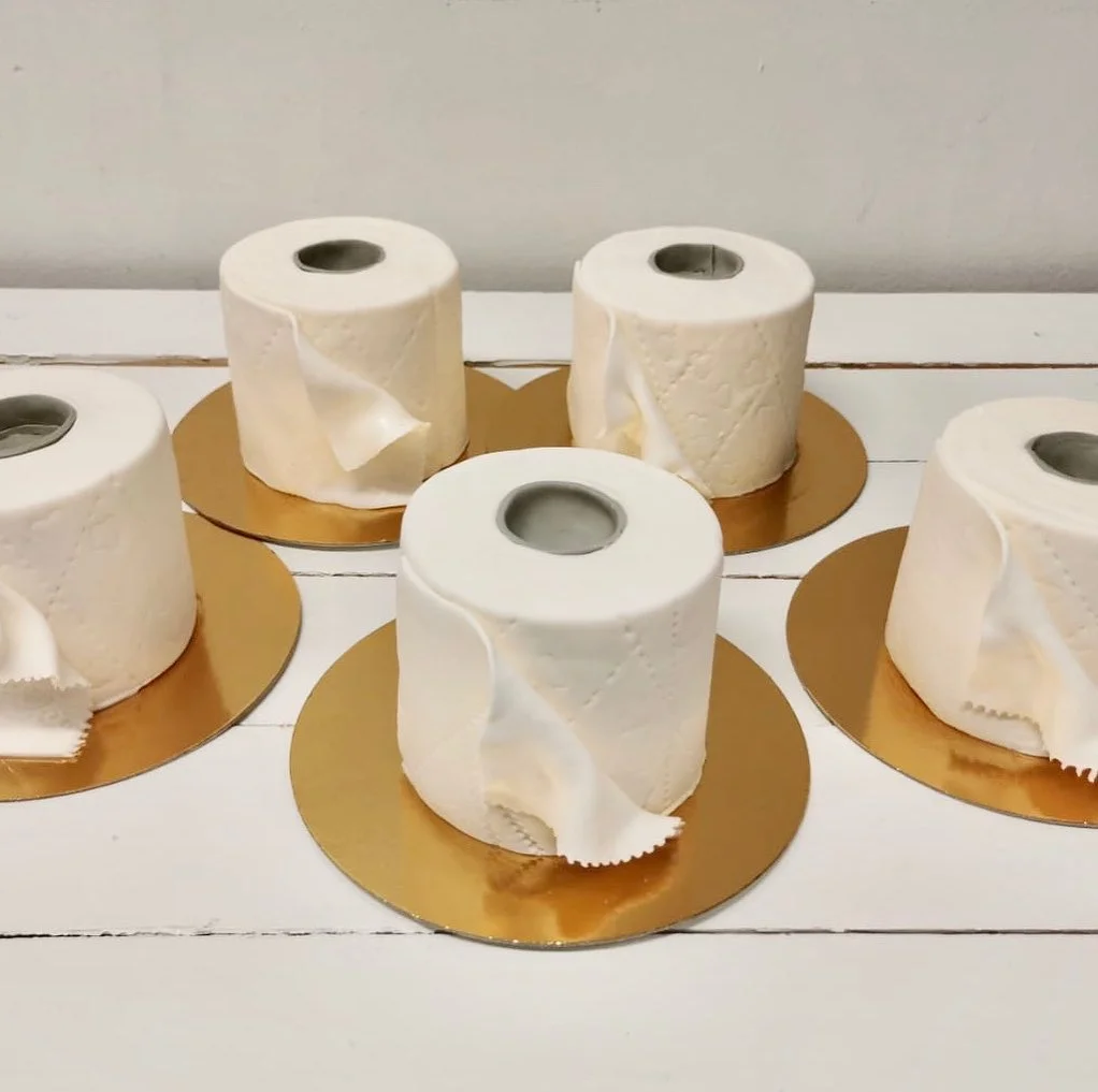 За час пандемії коронавірусу стали популярними тортики у вигляді туалетного паперу - фото 476593