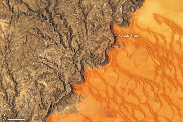 У NASA обрали найкрасивіше фото Землі, і воно заслуговує називатися найкращим - фото 476896