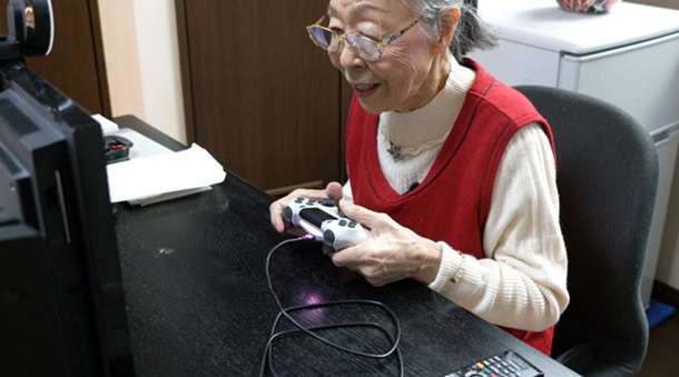 90-летняя японка, которая обожает компьютерные игры, стала самой старой геймеркой планеты - фото 477883