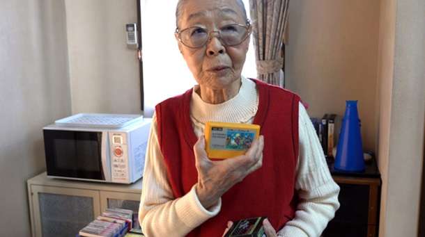 90-річна японка, яка обожнює комп'ютерні ігри, стала найстаршою геймеркою планети - фото 477885