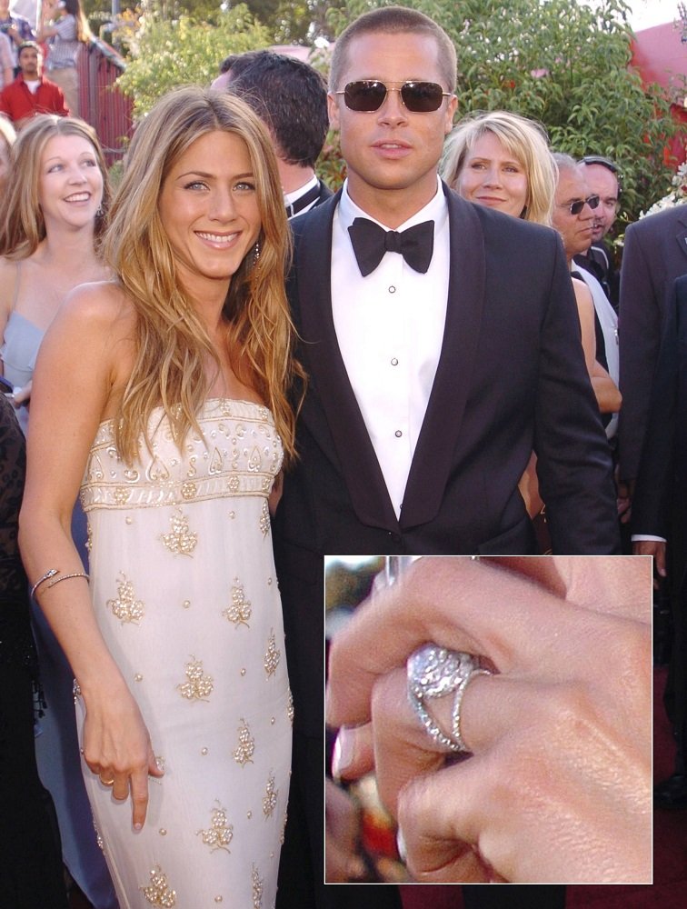 Дженнифер Энистон все еще носит обручальное кольцо, подаренное Брэдом Питтом - фото 478325