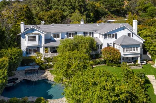 Вот как выглядит дом Эштона Кутчера и Милы Кунис за 14 миллионов долларов - фото 479459