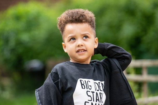 4-летний мальчик, который научился читать и писать на трех языках, поразил мир - 479582 4-летний мальчик, который научился читать и писать на трех языках, поразил мир - фото 479582
