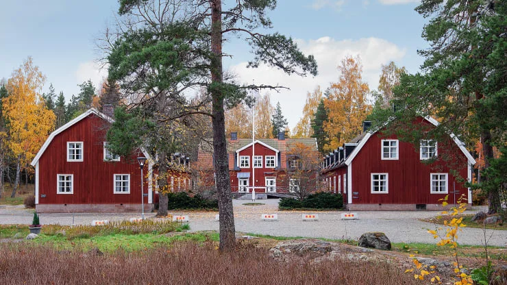 В Швеции продают целую деревню за 6,6 млн евро, и вот что достанется счастливчику - фото 479812