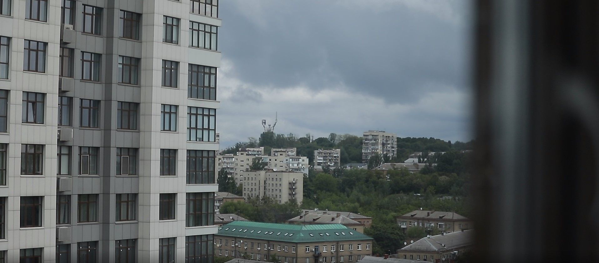 Де живе Володимир Остапчук і Христина Горняк: фото квартири зірки - фото 480407