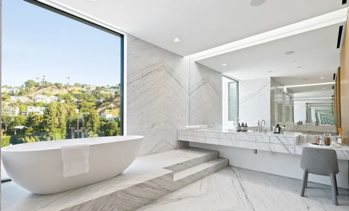 Ариана Гранде приобрела роскошный дом за 13,7 млн долларов – вот что внутри - фото 481146