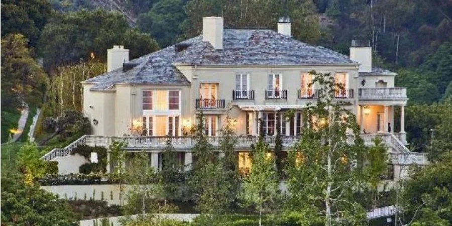 Илон Маск продал свою резиденцию: вот как выглядит роскошный дом изобретателя - фото 482118