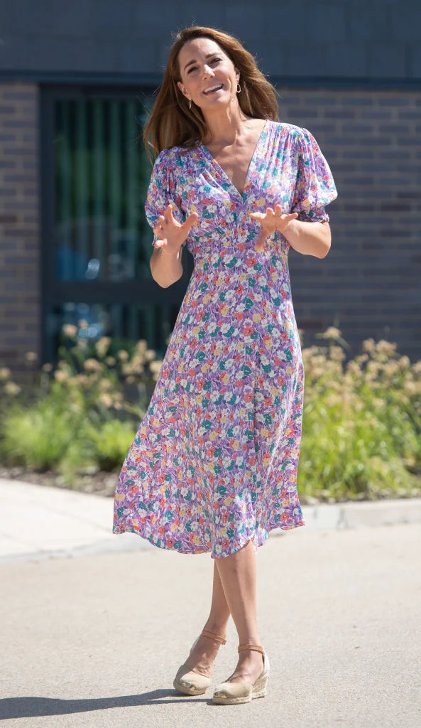 Королева Испании и Кейт Миддлтон носят одинаковую обувь - похоже, это тренд - фото 482927