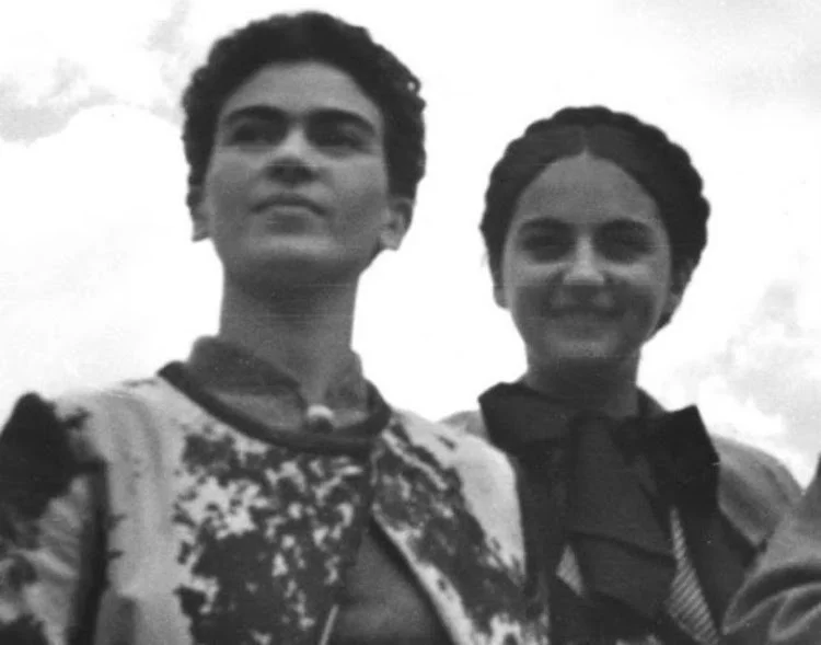 В сети появились кадры Фриды Кало, на которых она еще подросток - фото 483988