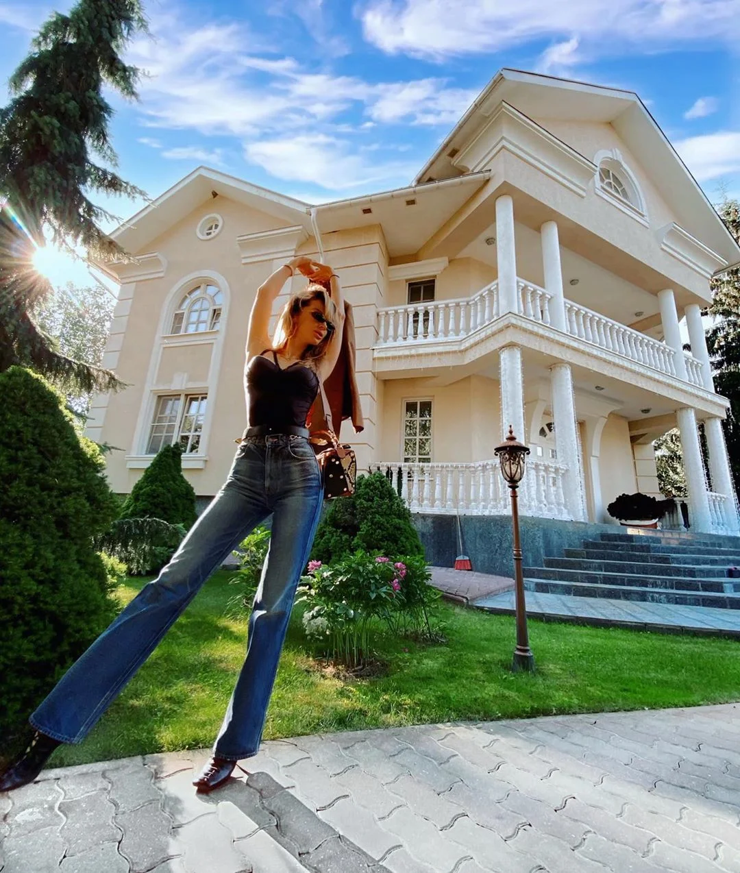 По-богатому: роскошный и помпезный дом Светланы Лободы - фото 484138